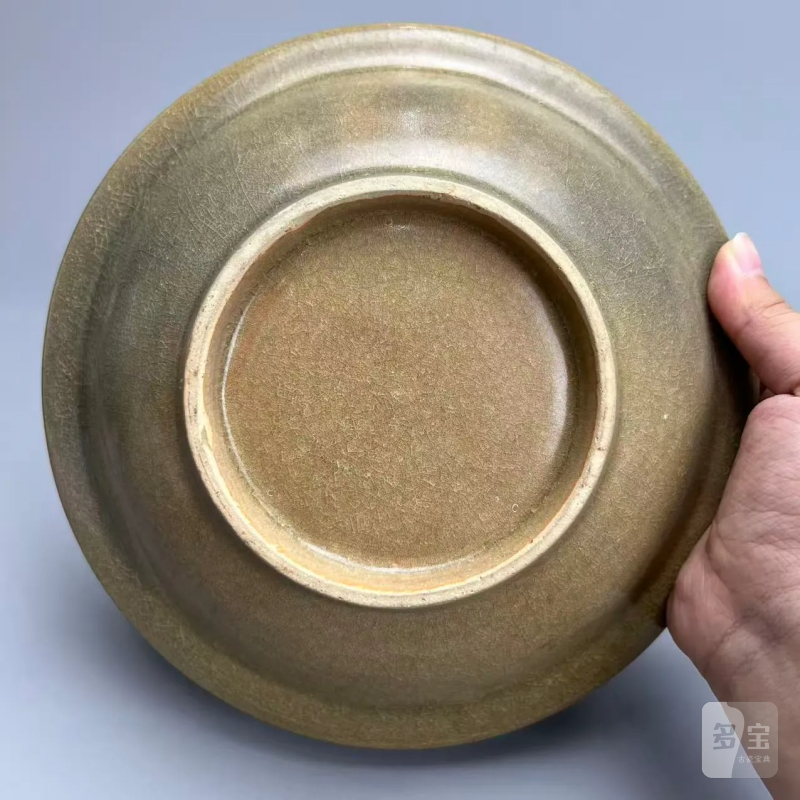 明代 龙泉窑米黄釉折沿盘 - 图7
